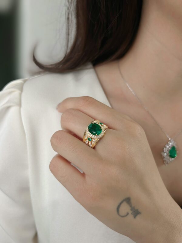 Heavy Gold  Oval Lab-Grown Emerald Ring - Image 6