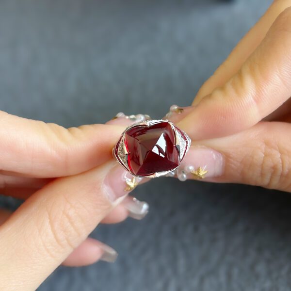 Radiant 18K Gold Lab-Grown Ruby Sugarloaf Ring