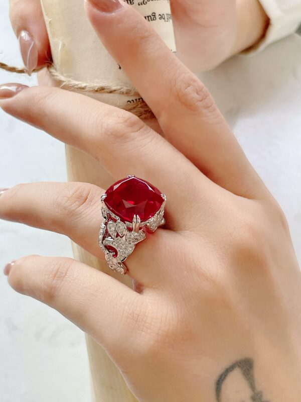 Luxurious 18K Gold  Lab Grown Ruby Ring - Image 3