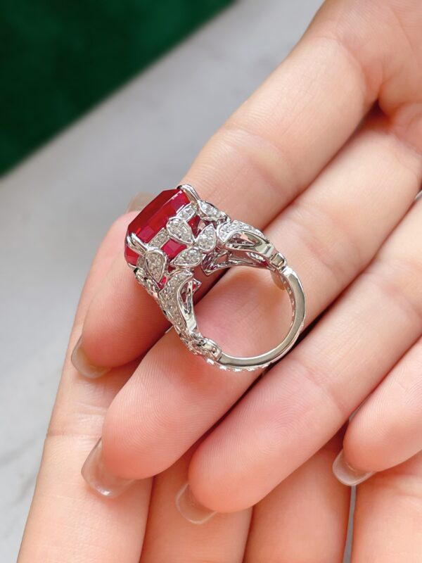 Luxurious 18K Gold  Lab Grown Ruby Ring - Image 7