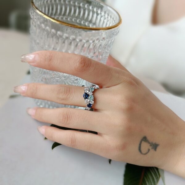 18K White Gold Lab Grown Sapphire And Ntural Aquamarine Tight Cluster Ring - Image 6