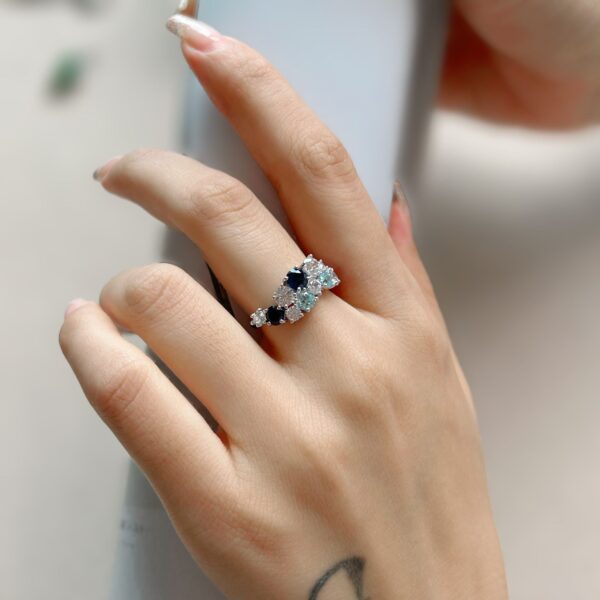 18K White Gold Lab Grown Sapphire And Ntural Aquamarine Tight Cluster Ring - Image 7