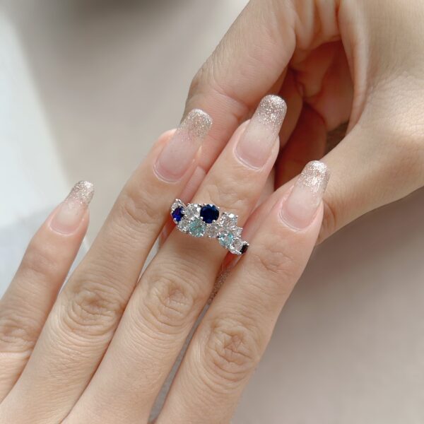 18K White Gold Lab Grown Sapphire And Ntural Aquamarine Tight Cluster Ring - Image 8