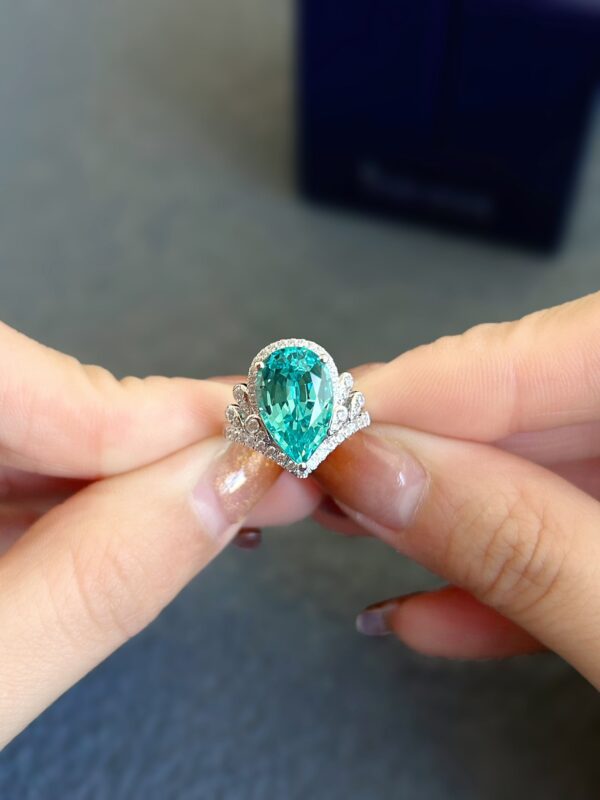 18K White Gold Teardrop-shaped Artificial Paladium Ring - Image 2