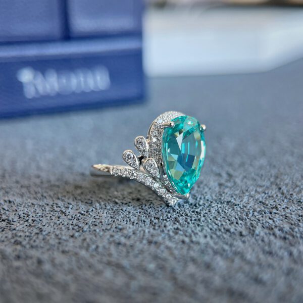 18K White Gold Teardrop-shaped Artificial Paladium Ring - Image 5