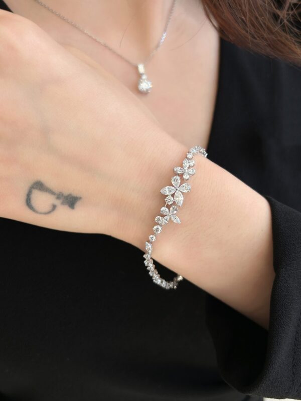 18K Gold Lab Grown Diamond Butterfly Bracelet