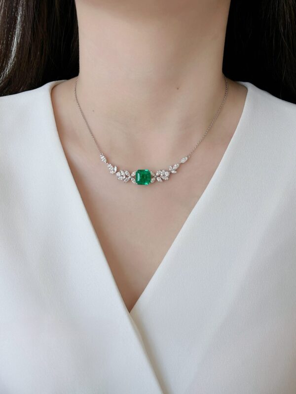 Free Wings, 18K Gold  Octagon Cut Lab-Grown Emerald Necklace - Image 4