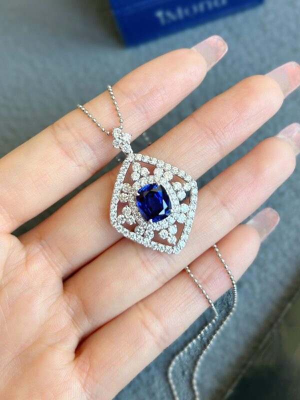 18K Gold Lab Grown Bred Royal Sapphire Pendant - Image 2
