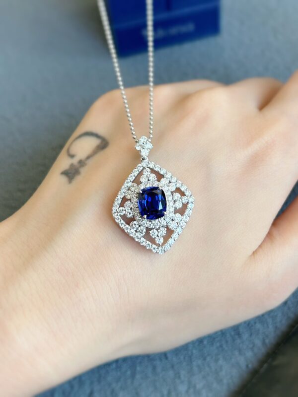 18K Gold Lab Grown Bred Royal Sapphire Pendant