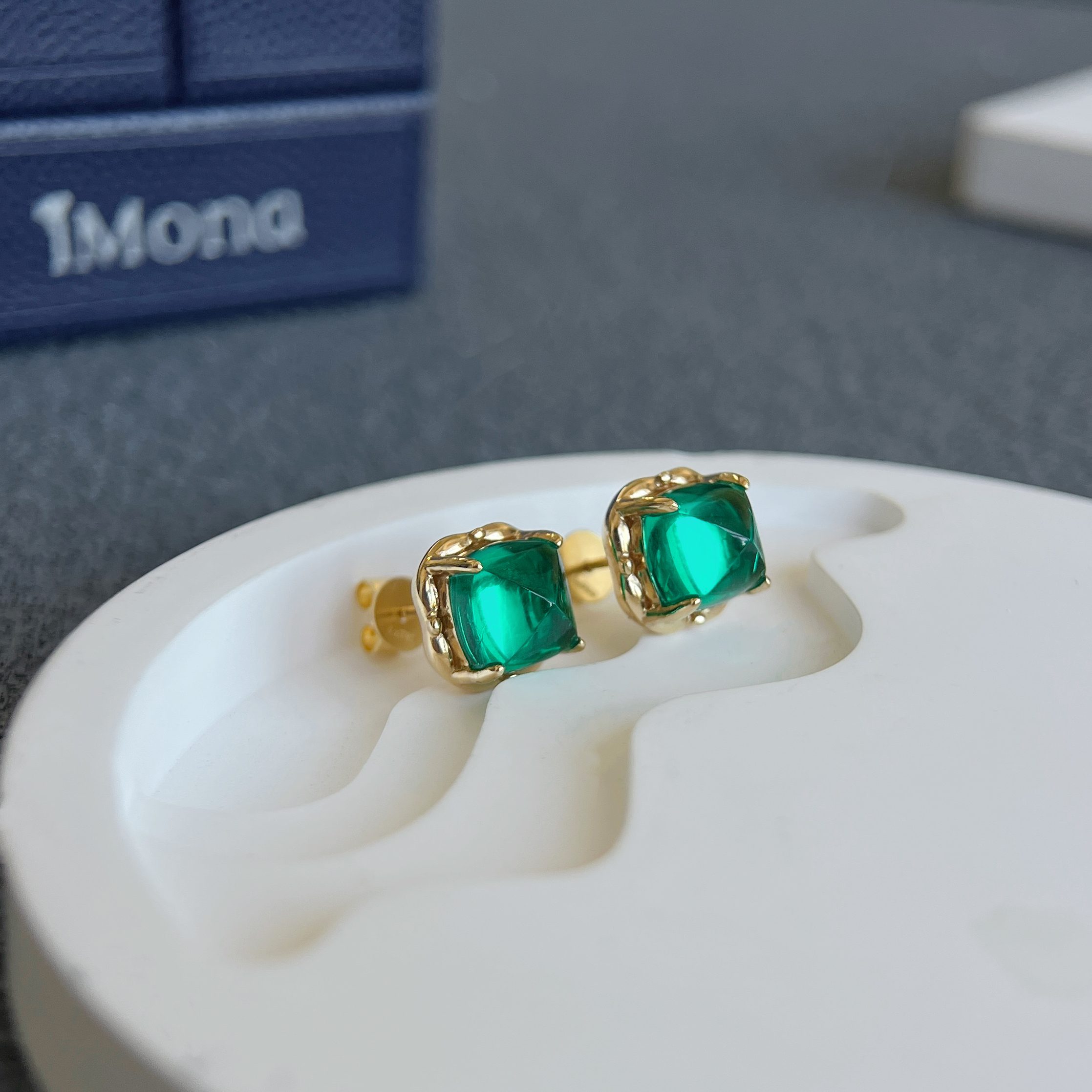 Elves Blooming on Your Ears! 18K Lab-grown Emerald Sugarloaf Earrings 💖