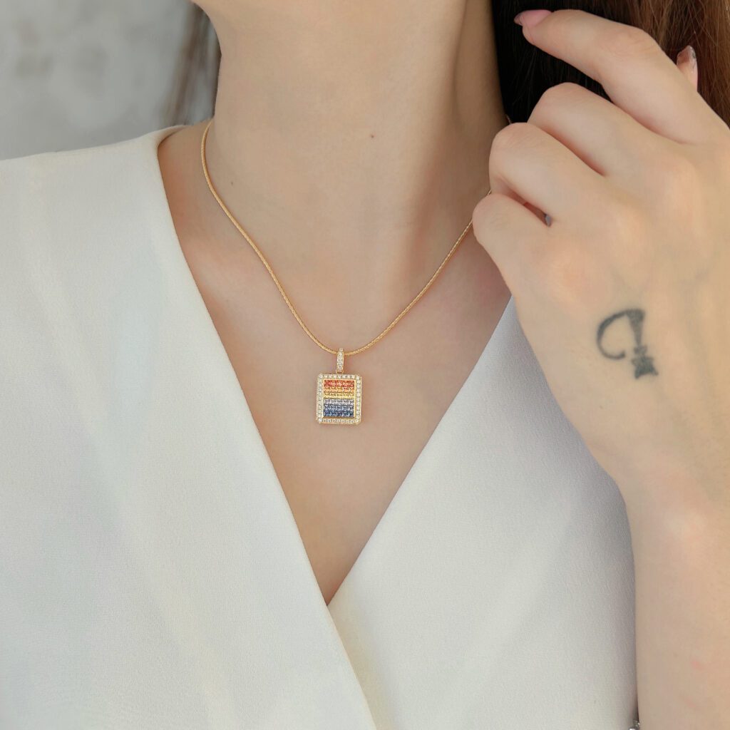 Gorgeous and dazzling: A Custom 6-Color Gradient Natural Sapphire Necklace 3 Gorgeous and dazzling: A Custom 6-Color Gradient Natural Sapphire Necklace